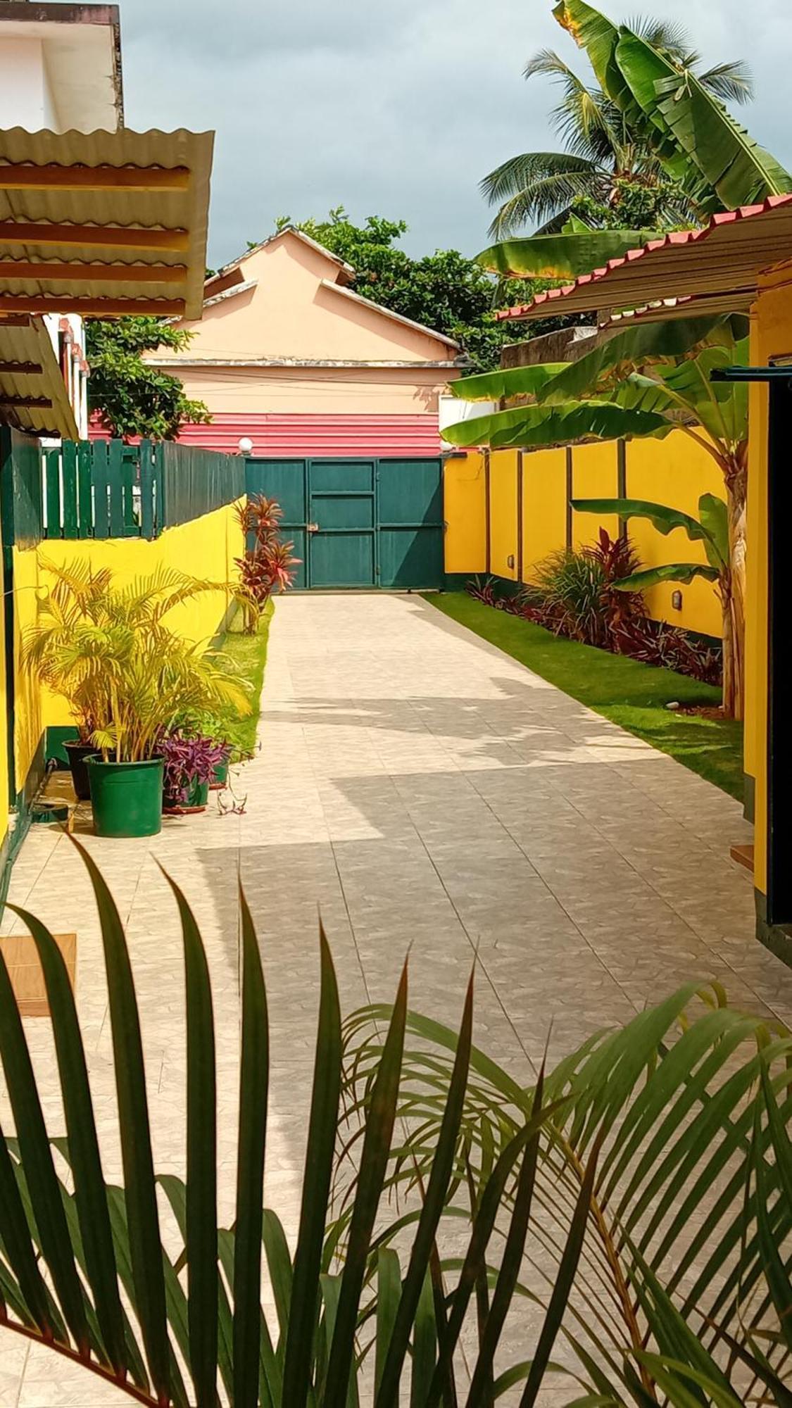 לינה וארוחת בוקר סאו טומה Residencialdes מראה חיצוני תמונה